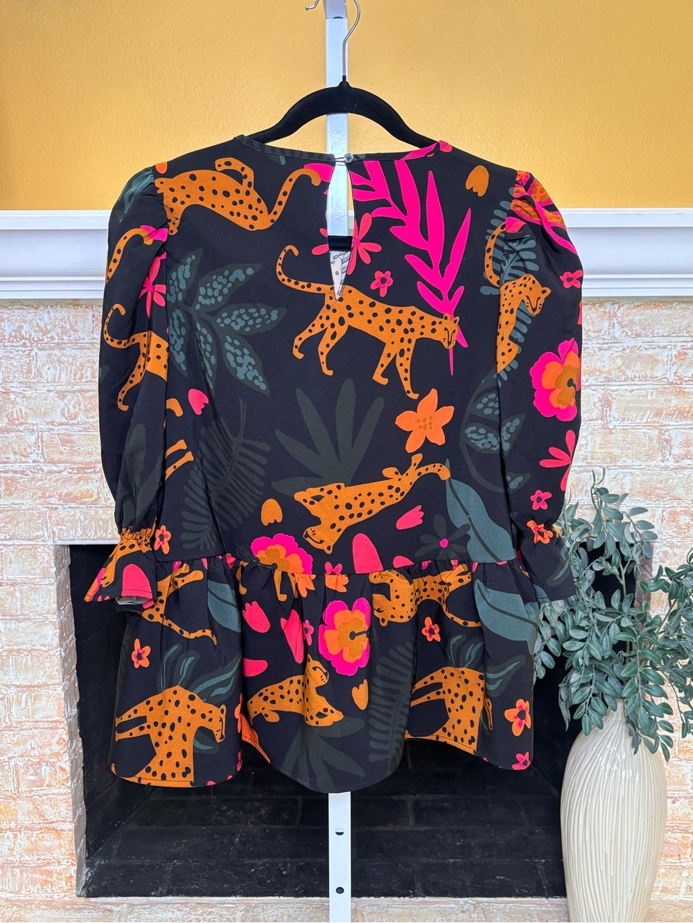 Mud Pie Leopard Floral Peplum Blouse M Puff Sleeve Black Pink Boho #508 - Picture 4 of 9